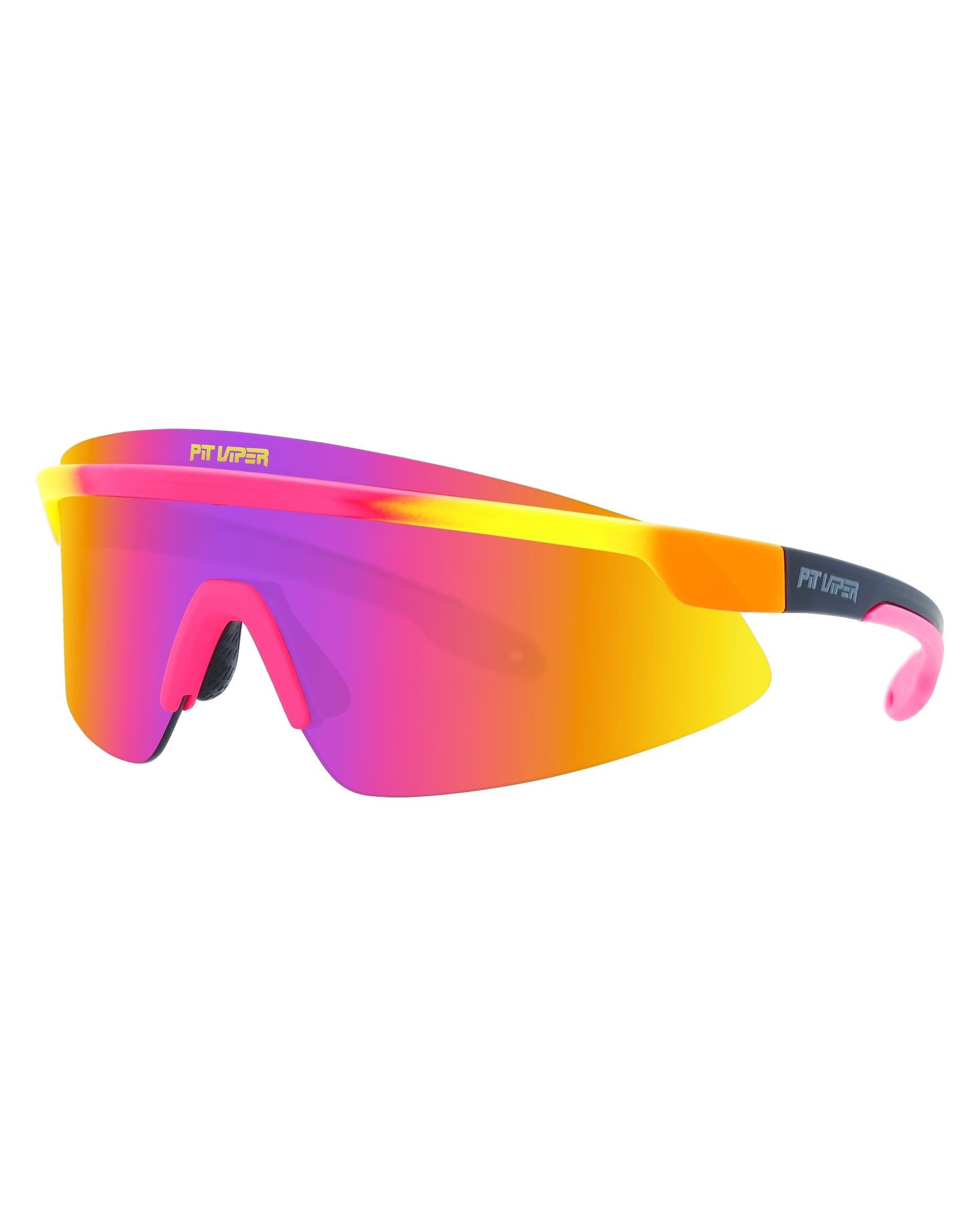 / Polarized Pink-Purple | The Italo Skysurfer with a polarized Pink-Purple wide lens from Pit Viper