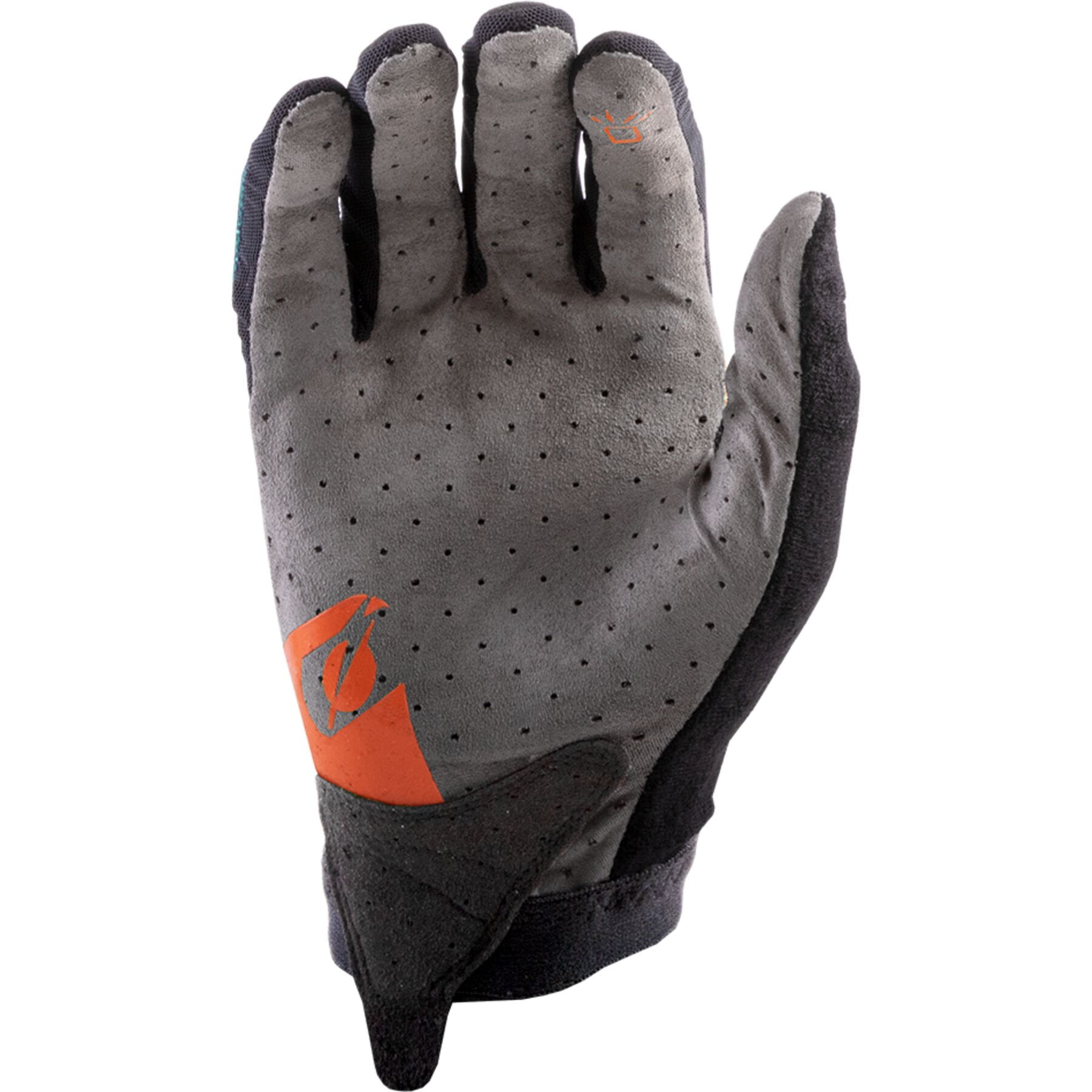 AMX Glove ALTITUDE - high-performance outdoor gloves designed for extreme weather conditions, featuring a sleek design and durable materials.